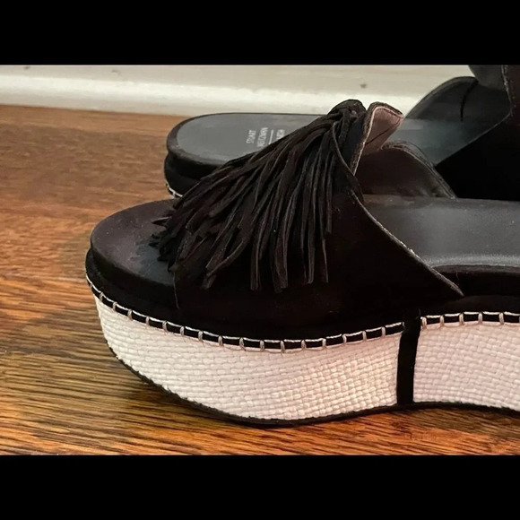 Stuart weitzman Women’s St Barths Blk Suede Tassel Wedge Sandal Size 8 - Picture 7 of 15
